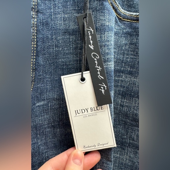 Judy Blue Dark Wash Denim Shorts - 150328 - Picture 3 of 7